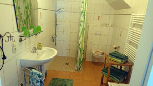 Ferienwohnung "Immergrün" - Badezimmer